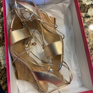 Lilly Pulitzer gold wedges